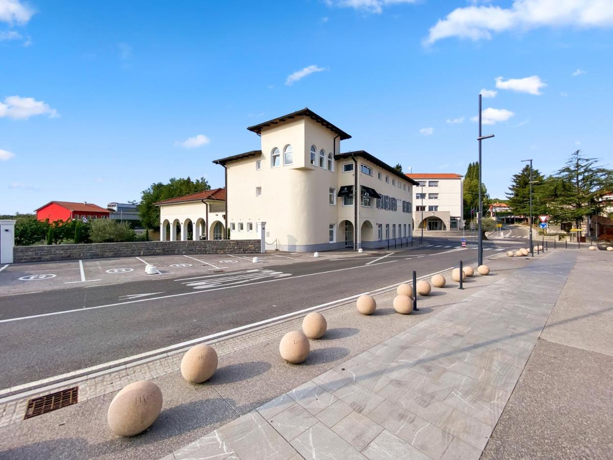 TOSCANINA Garni Hotel Dobrovo Exteriör bild