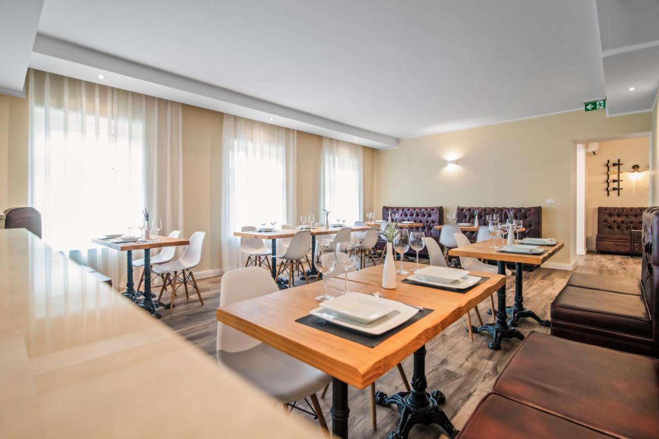 TOSCANINA Garni Hotel Dobrovo Exteriör bild