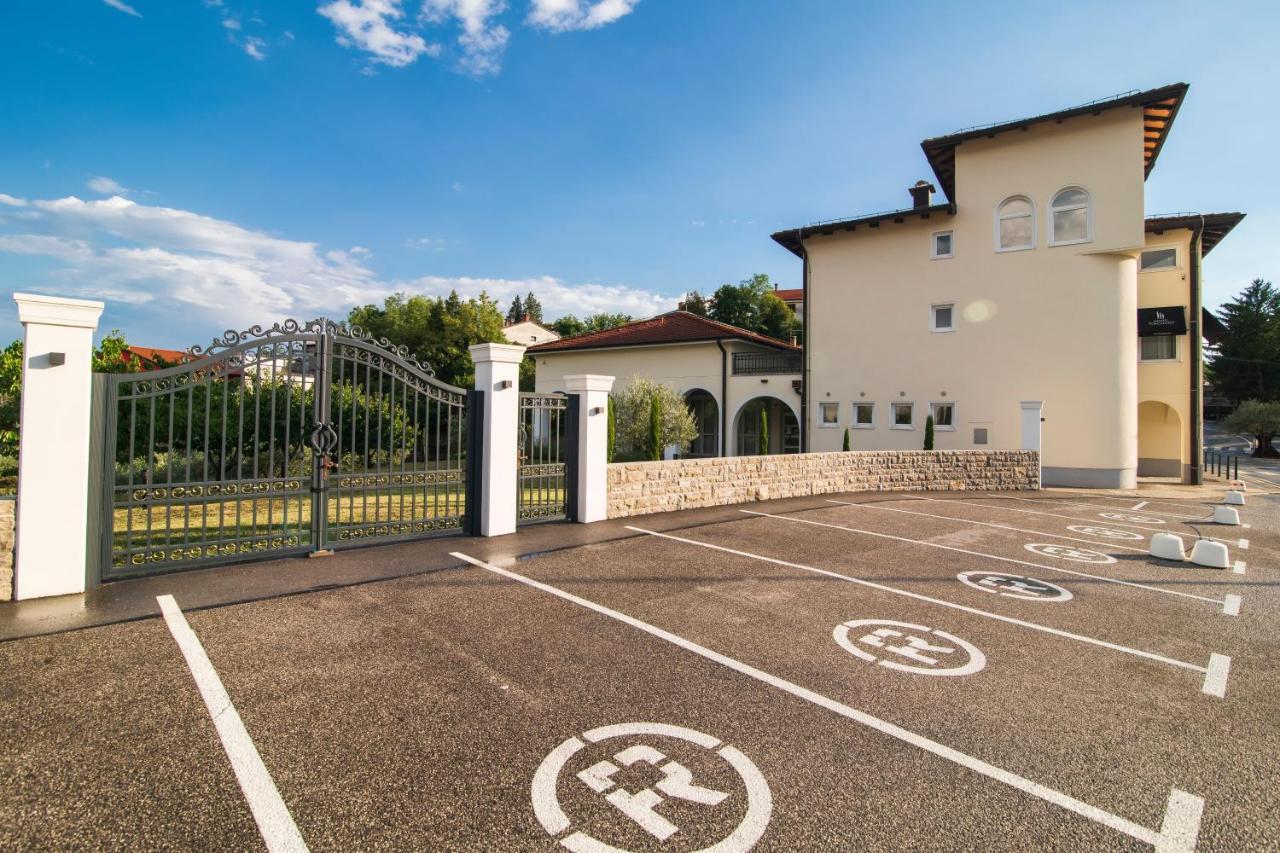 TOSCANINA Garni Hotel Dobrovo Exteriör bild